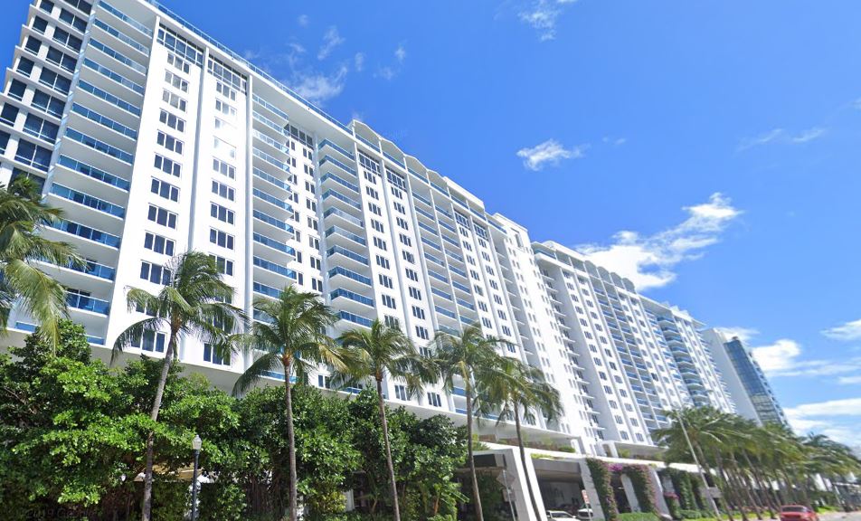 1 Hotel & Homes