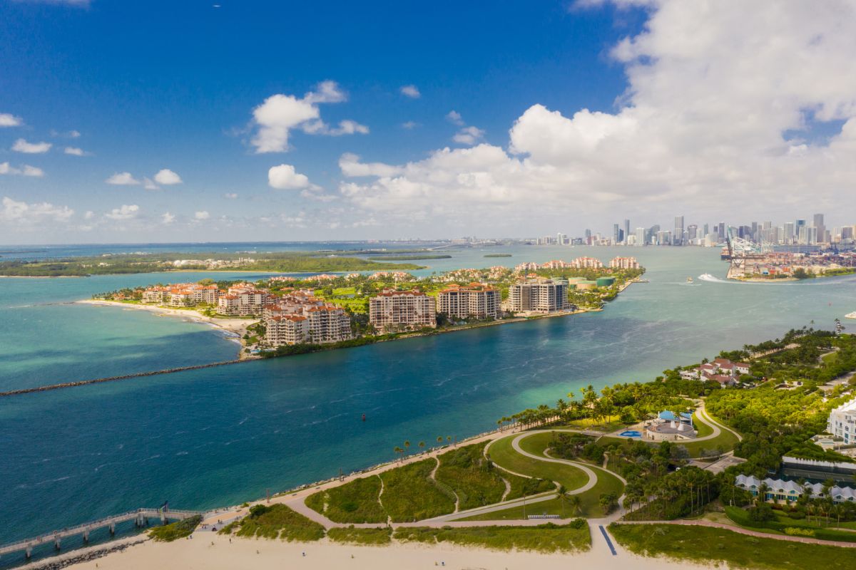 Palazzo Della Luna & Del Sol in Fisher Island