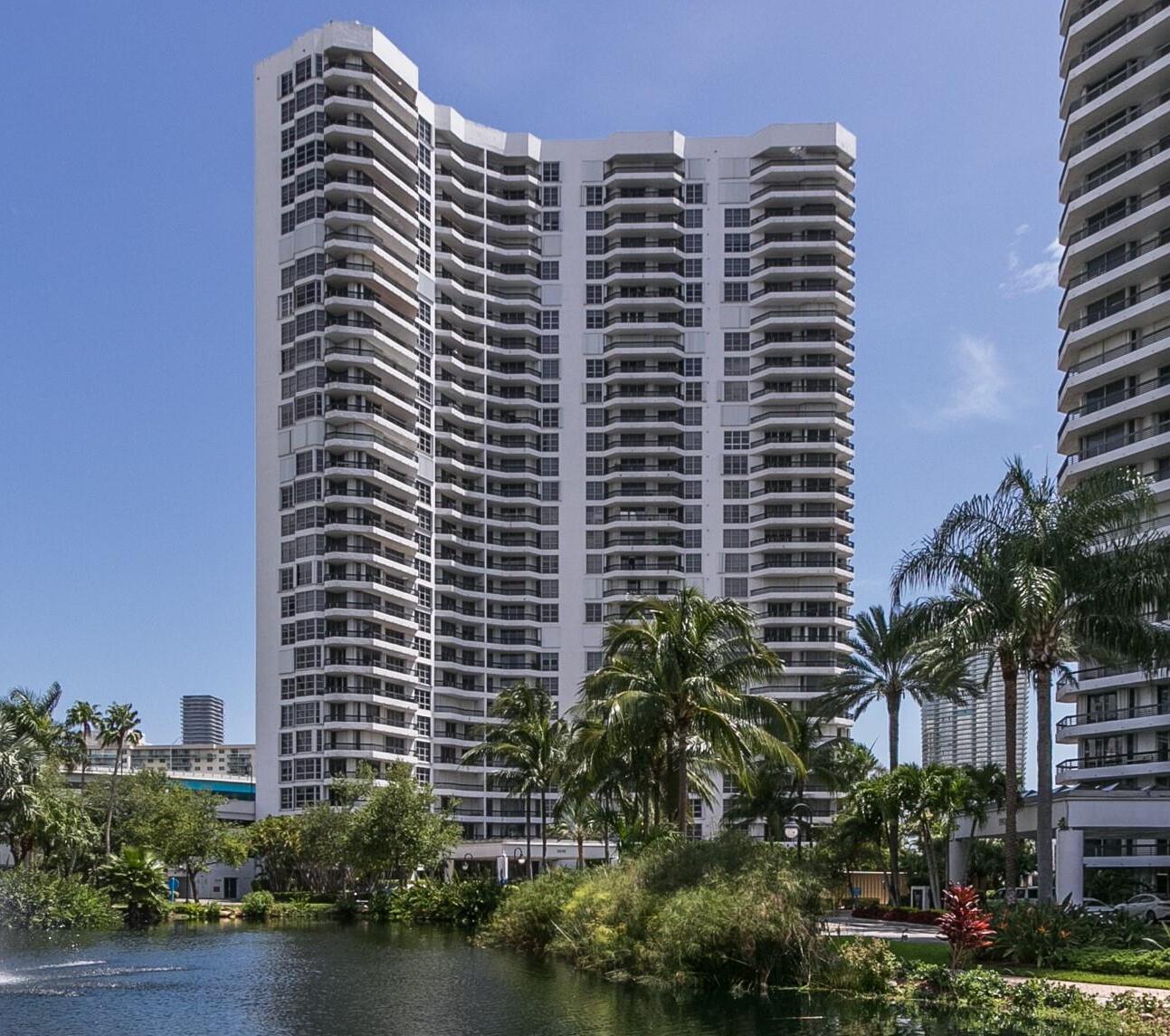 The Mystic Pointe Tower 100