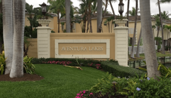 Aventura lakes