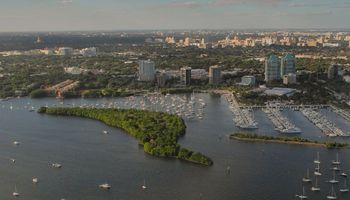 Coconut Grove Manor